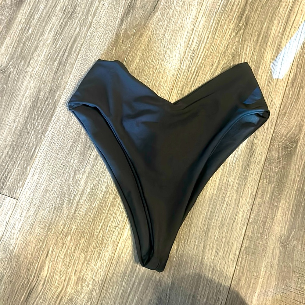 Skatie black bikini bottoms